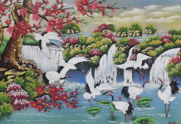 tranh da quy tung hac dien nien treo phong khach