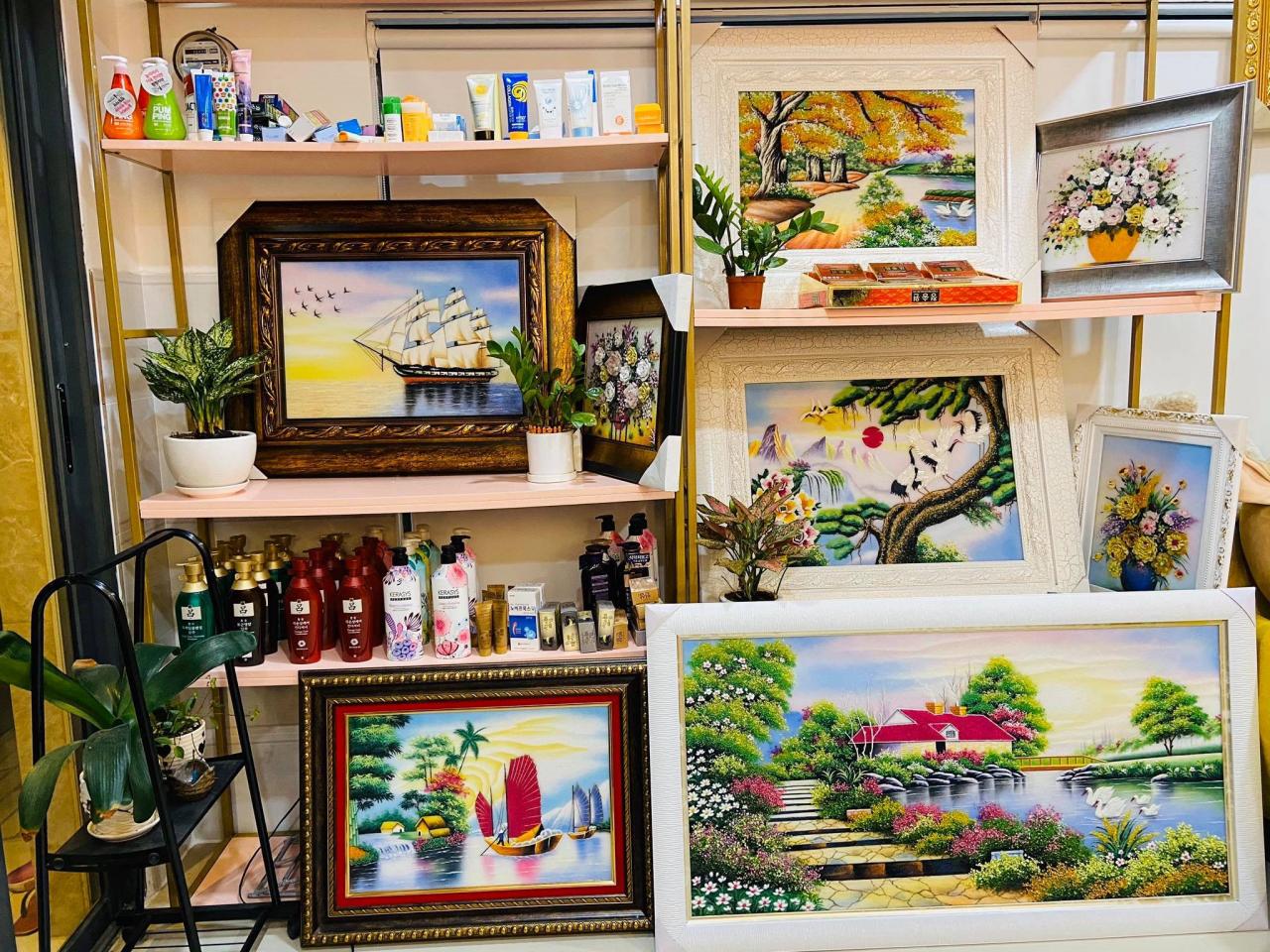 Chọn tấm tranh đá quý tử vi cho phòng khách 2 6dd04f620e09f157a81855 2 20220307