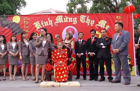 Le mung tho ong ba thuong to chuc vao nhung 20220307